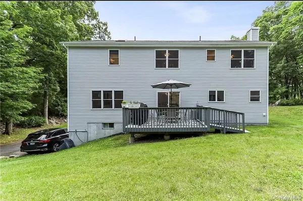 $925,000 | 4 Clancy Farms Court, Stony Point, NY 10980