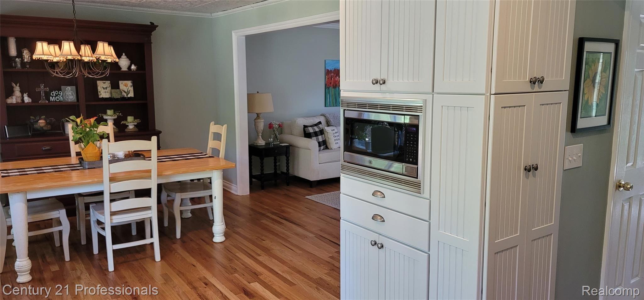 1280 West Fairview Lane Rochester, MI 48306 - Photo 13 of 40 Plenty of Cabinet Space