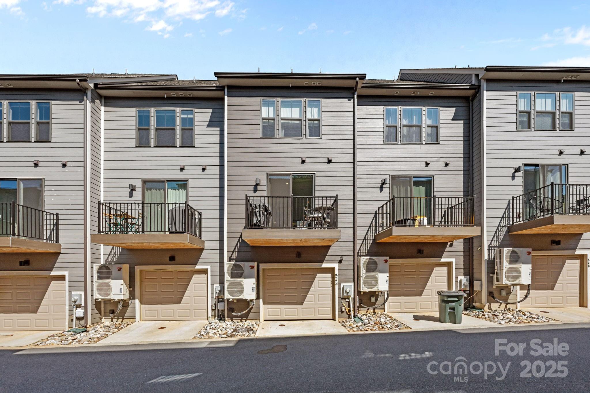 544 Billingsley Road Charlotte, NC 28211 - Photo 3 of 24 front view of house with a street