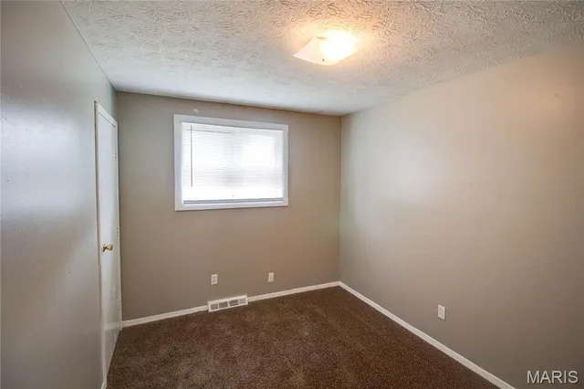 $82,400 | 99 Bonds Avenue, East Alton, IL 62024