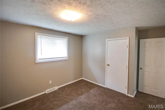 $82,400 | 99 Bonds Avenue, East Alton, IL 62024