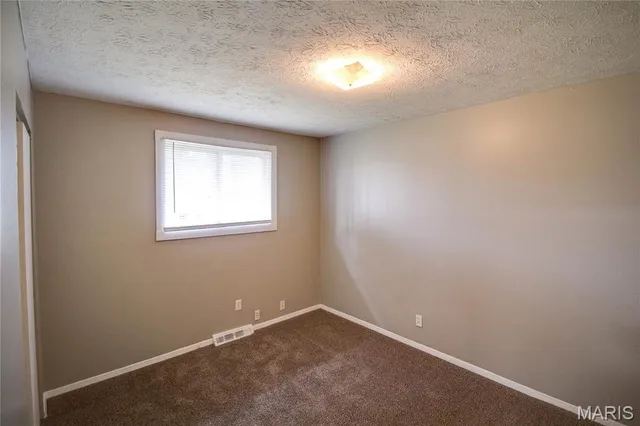 $82,400 | 99 Bonds Avenue, East Alton, IL 62024