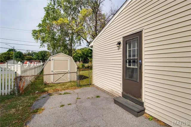 $82,400 | 99 Bonds Avenue, East Alton, IL 62024