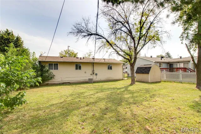 $82,400 | 99 Bonds Avenue, East Alton, IL 62024