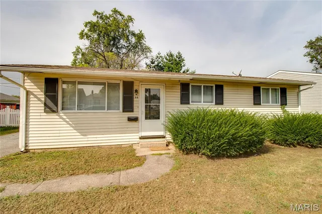 $82,400 | 99 Bonds Avenue, East Alton, IL 62024