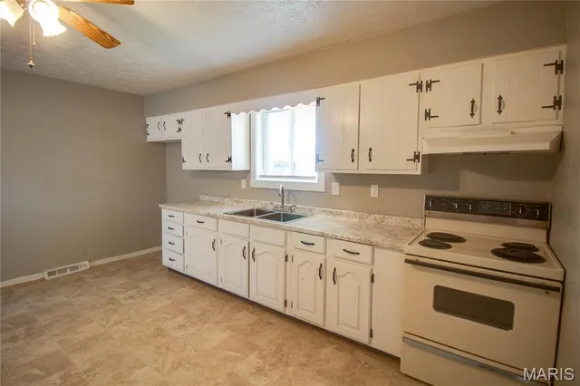 $82,400 | 99 Bonds Avenue, East Alton, IL 62024