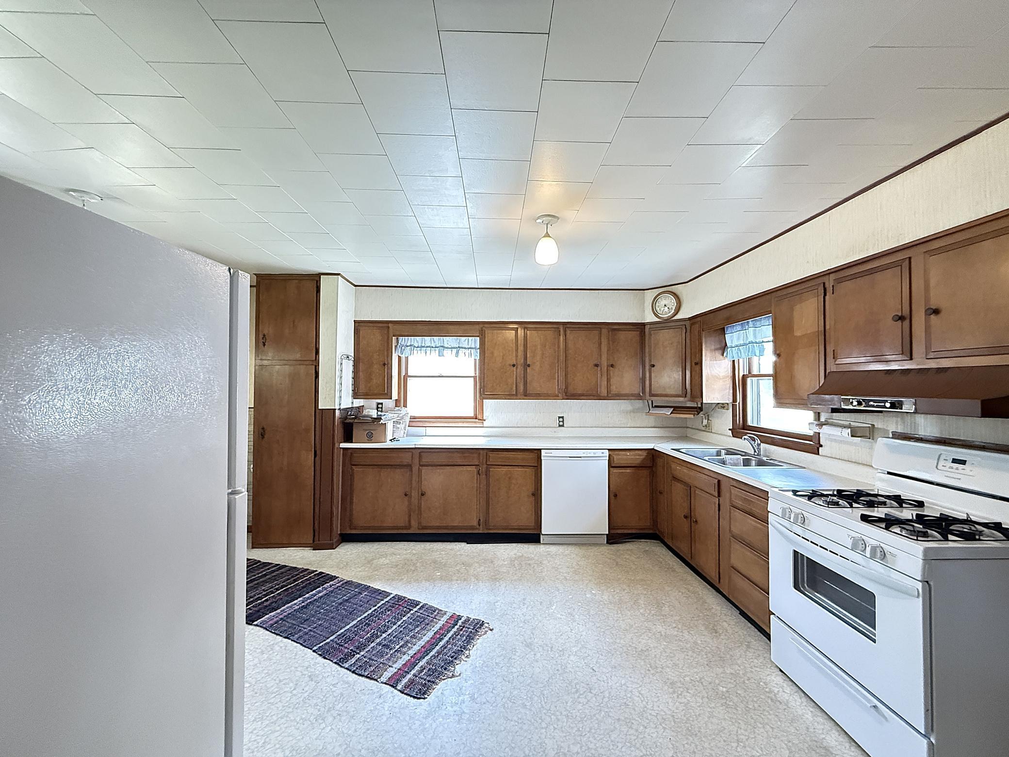 324 Maple Street Sacred Heart, MN 56285 - Photo 10 of 34