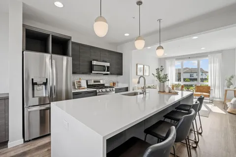 $435,000 | 16158 Eagleview Drive, Lakeville, MN 55044