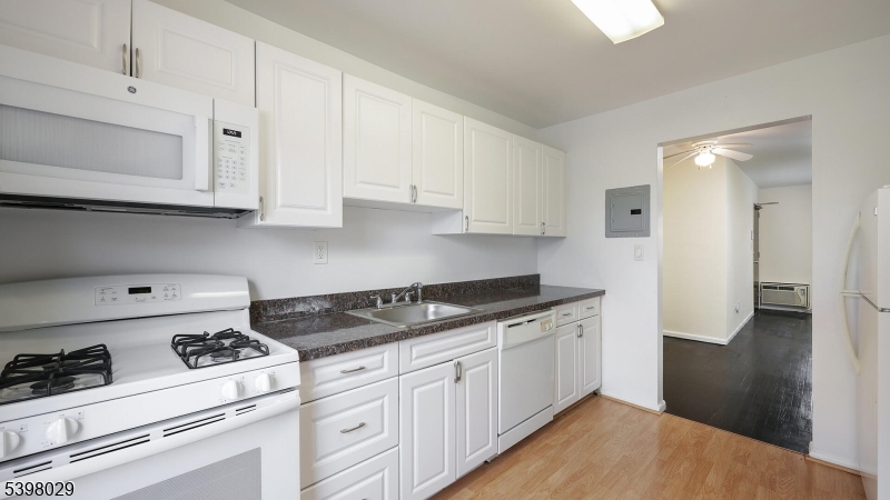 52 Sandra Circle, Unit 2B Westfield, NJ 07090 - Photo 10 of 30