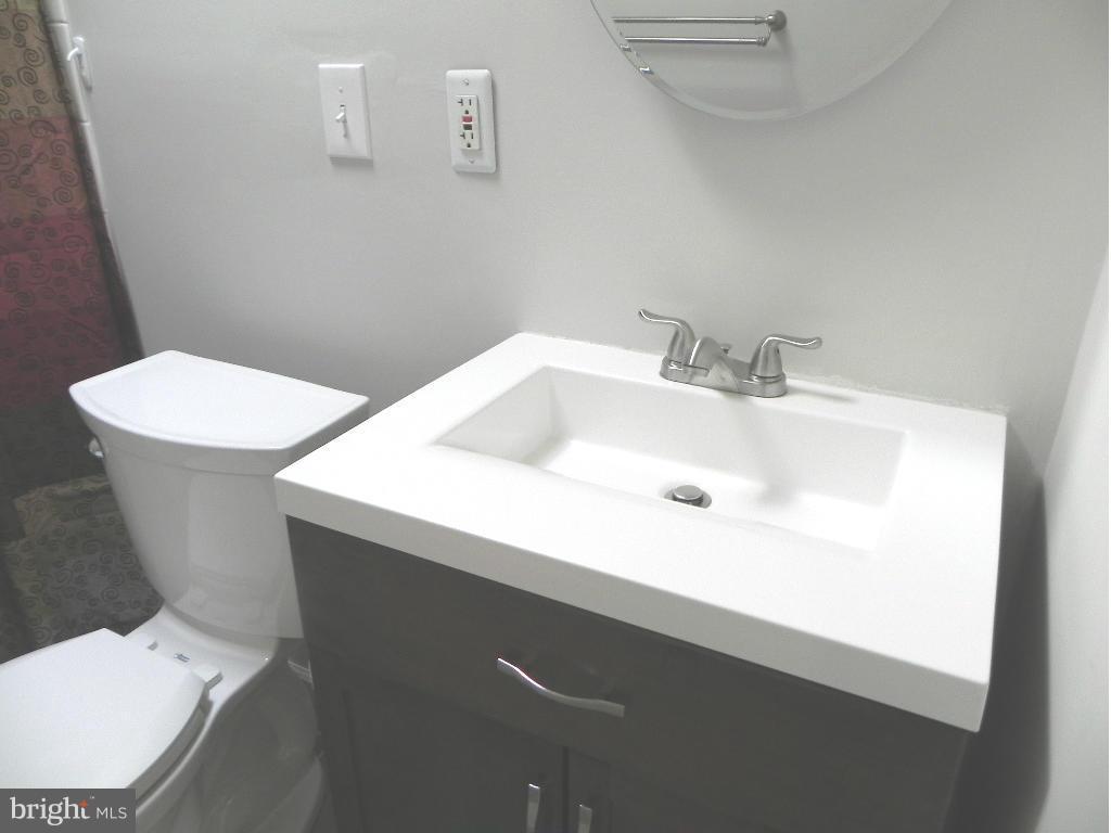 1315 Webster Street Baltimore, MD 21230 - Photo 22 of 29 Full Bath on Upper Level
