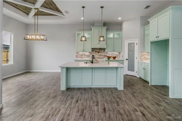 $2,400 | 1009 Magnolia Street, Mission, TX 78573