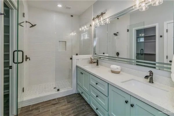 $2,400 | 1009 Magnolia Street, Mission, TX 78573