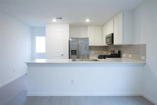 $1,749 | 1551 Sunset Ridge Drive, Conroe, TX 77303