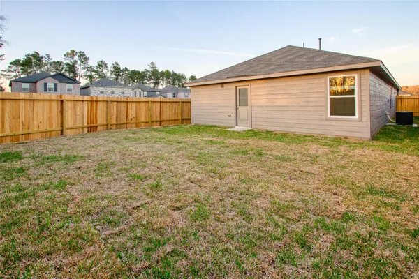 $1,749 | 1551 Sunset Ridge Drive, Conroe, TX 77303