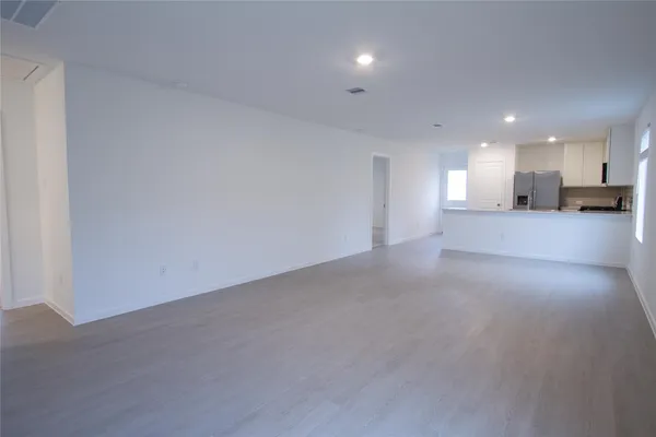 $1,749 | 1551 Sunset Ridge Drive, Conroe, TX 77303