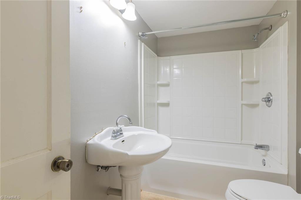 331 Lindsey Road Reidsville, NC 27320 - Photo 21 of 30 Gallery Image 21