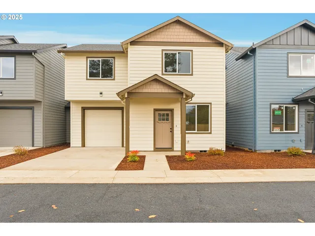 $389,900 | 14720 Southeast Powell Boulevard, Portland, OR 97236