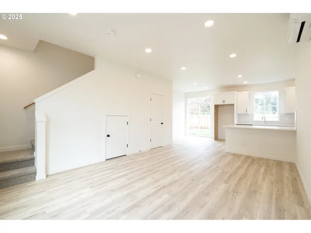 $389,900 | 14720 Southeast Powell Boulevard, Portland, OR 97236