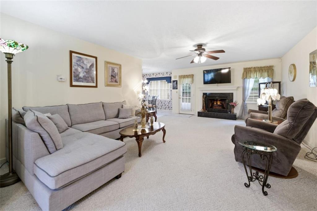 285 Burch Road Fayetteville, GA 30214 - Photo 4 of 37