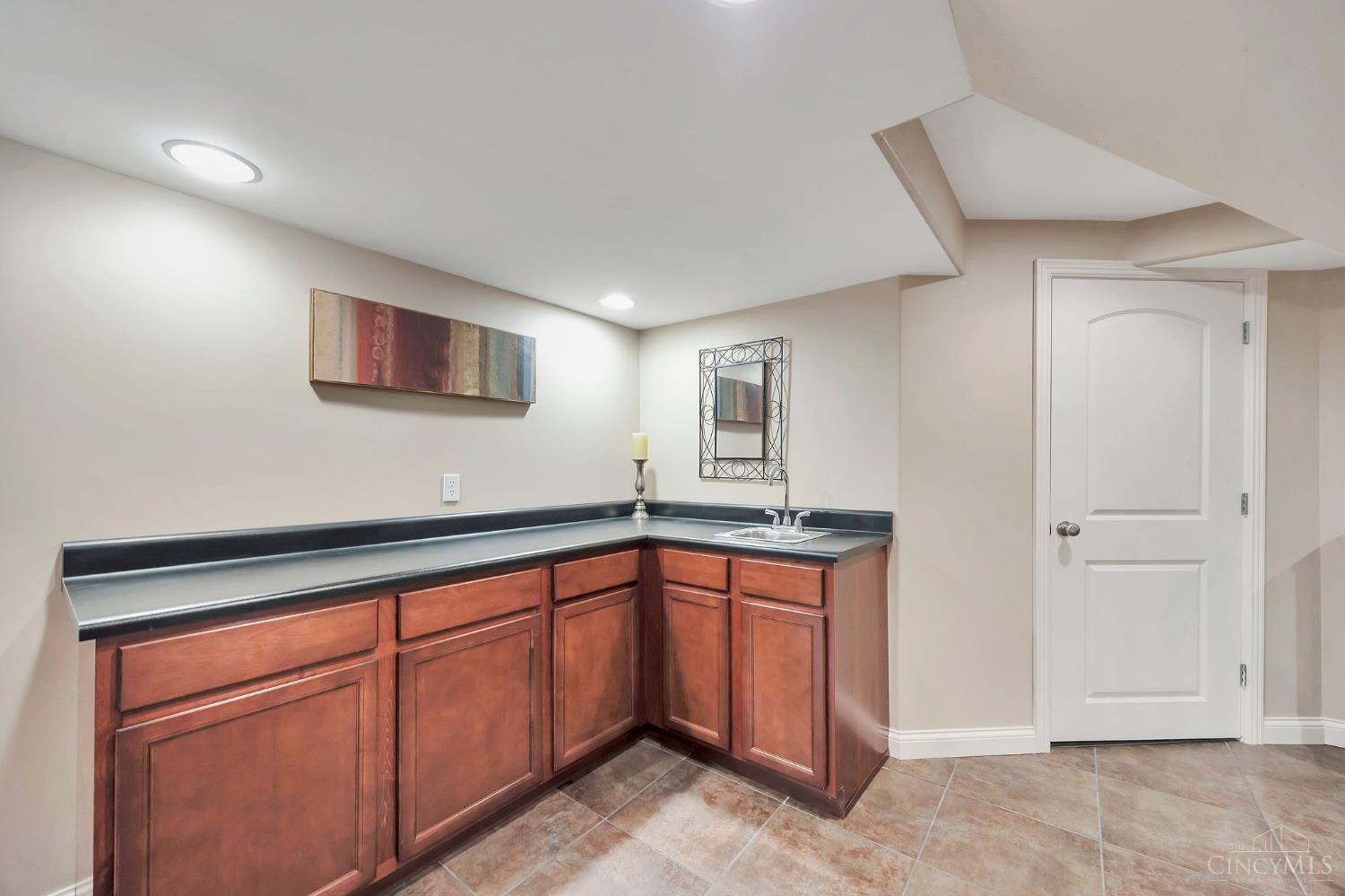 5720 Werk Road Cincinnati, OH 45248 - Photo 31 of 44