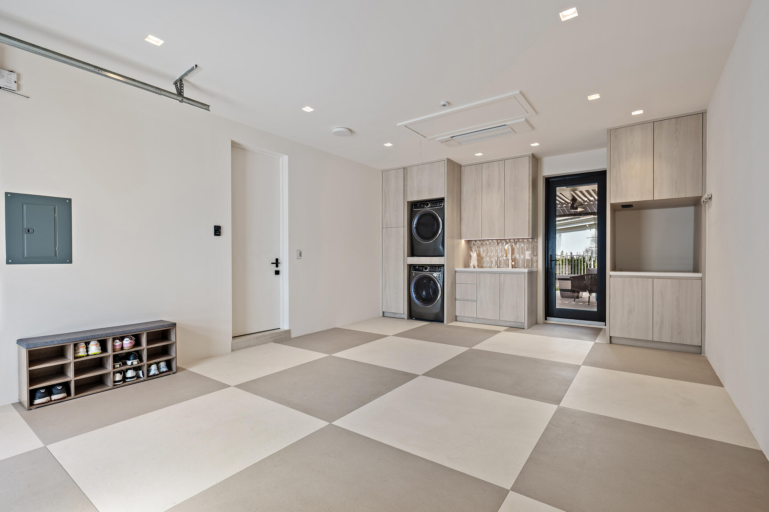 3501 Captains Way Jupiter, FL 33477 - Photo 21 of 40 Garage