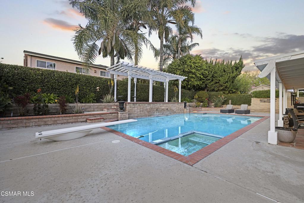 2371 Larch Street Simi Valley, CA 93065 - Photo 35 of 40 a view of a patio with a table and chairs