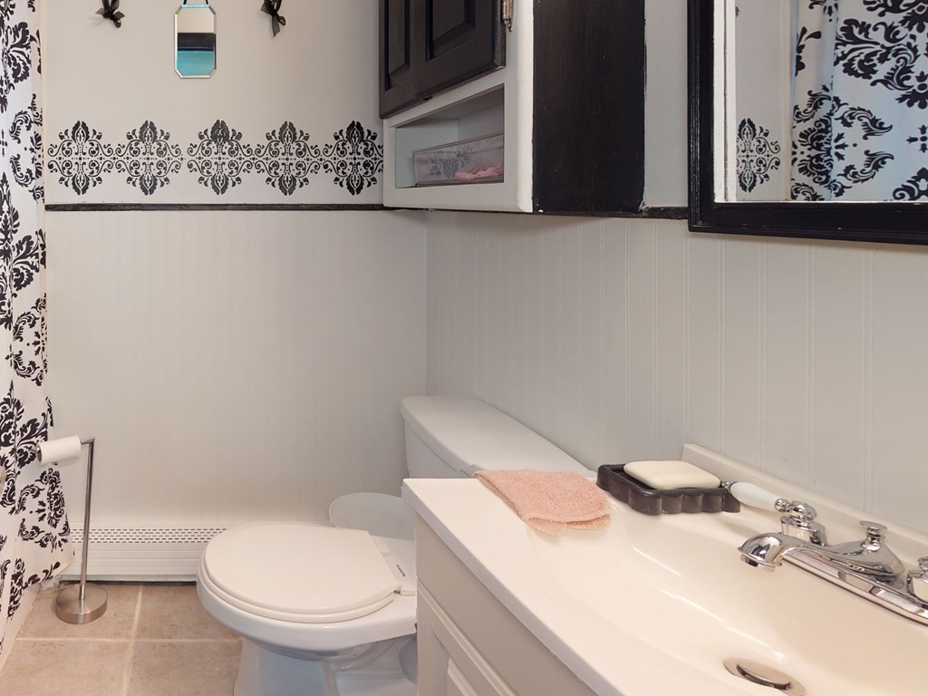 51 1st Road Marlborough, MA 01752 - Photo 8 of 28 Gallery Image 8