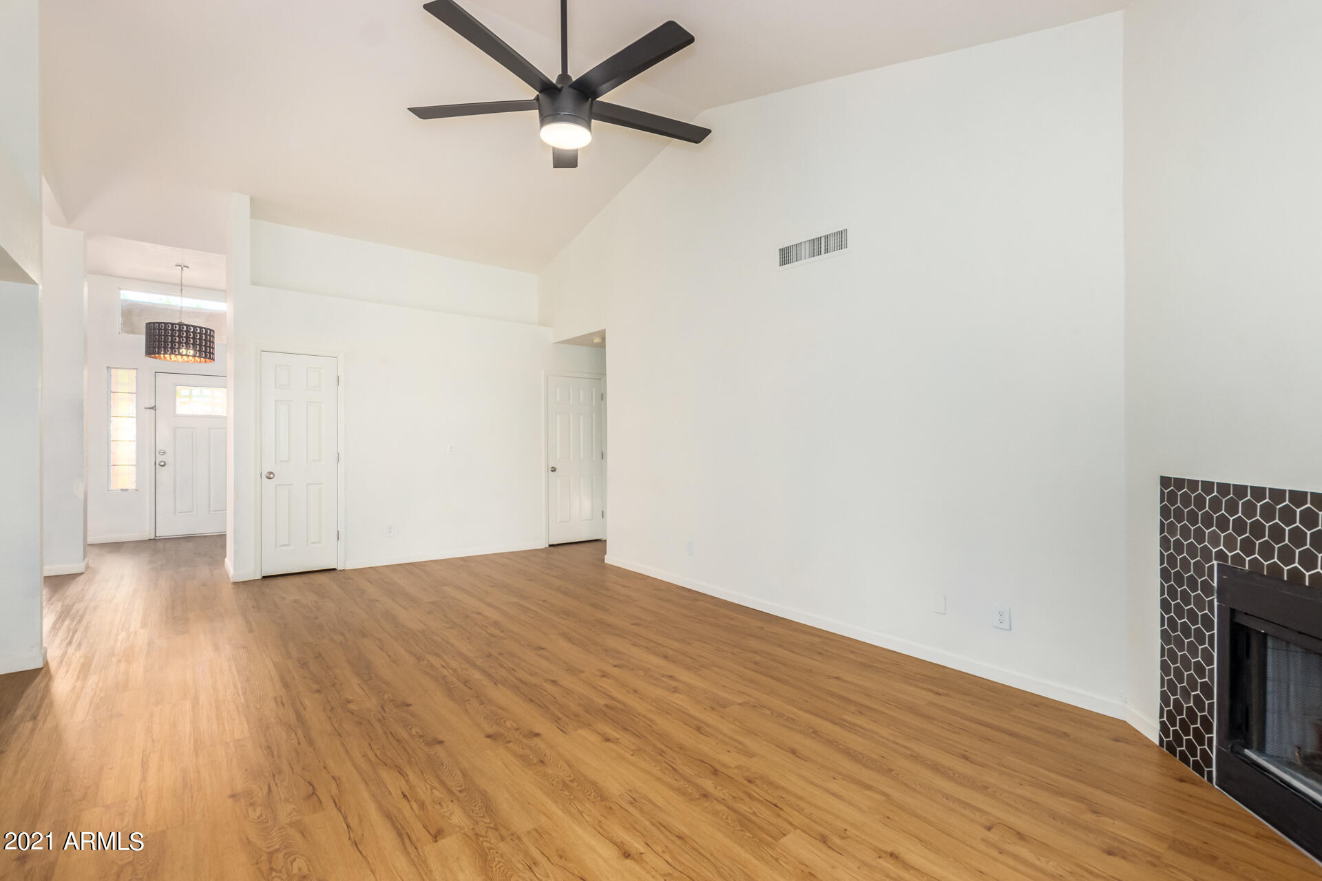 444 East Silver Creek Road Gilbert, AZ 85296 - Photo 10 of 43 0010-10 - Silver Creek