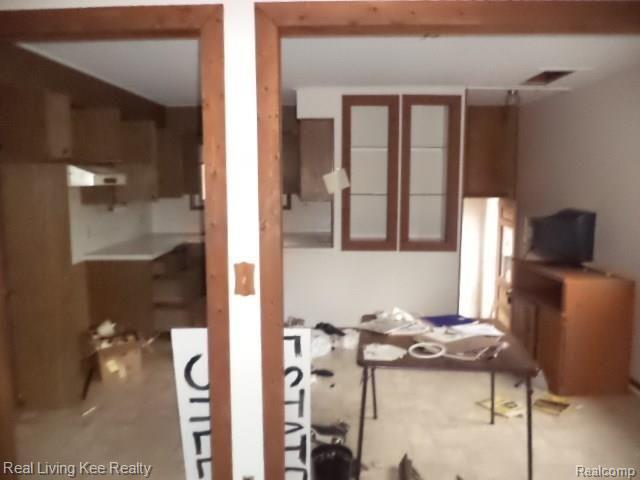 8080 Yale Road Avoca, MI 48006 - Photo 6 of 9 DSC00001.JPG