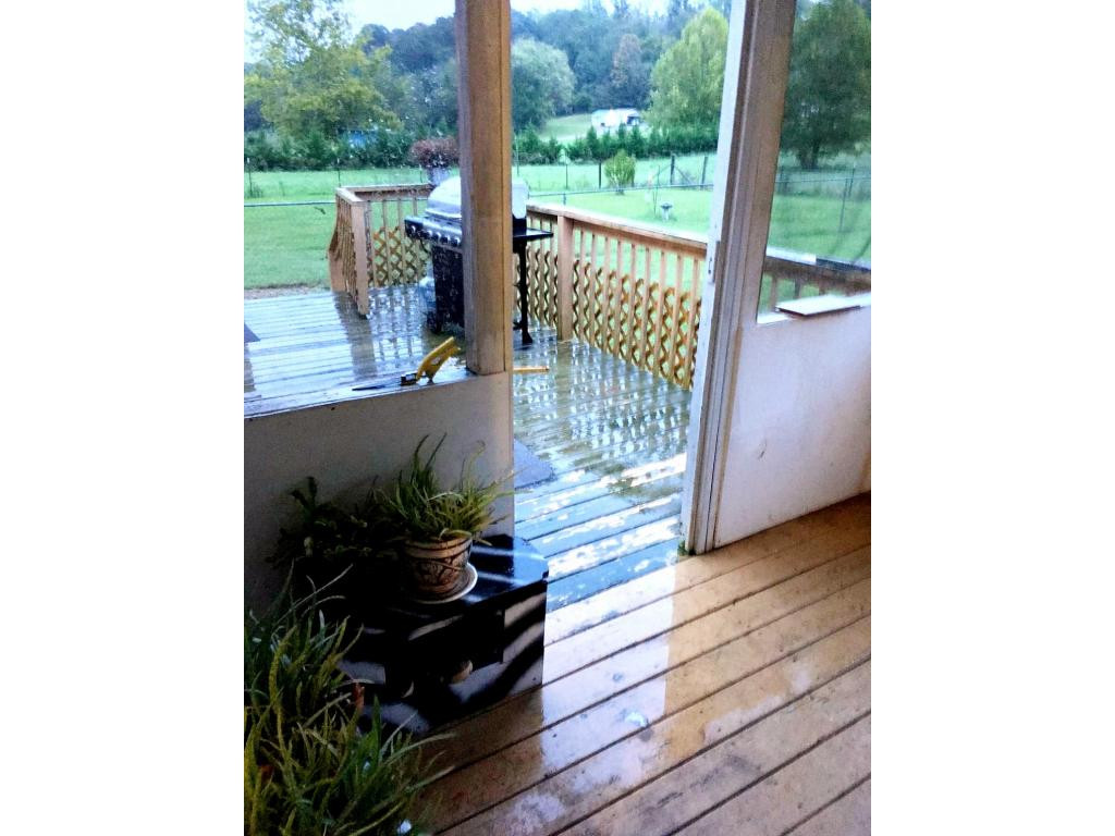 1395 East Stage Coach Road Greeneville, TN 37743 - Photo 22 of 26 Screened in Porch to Deck