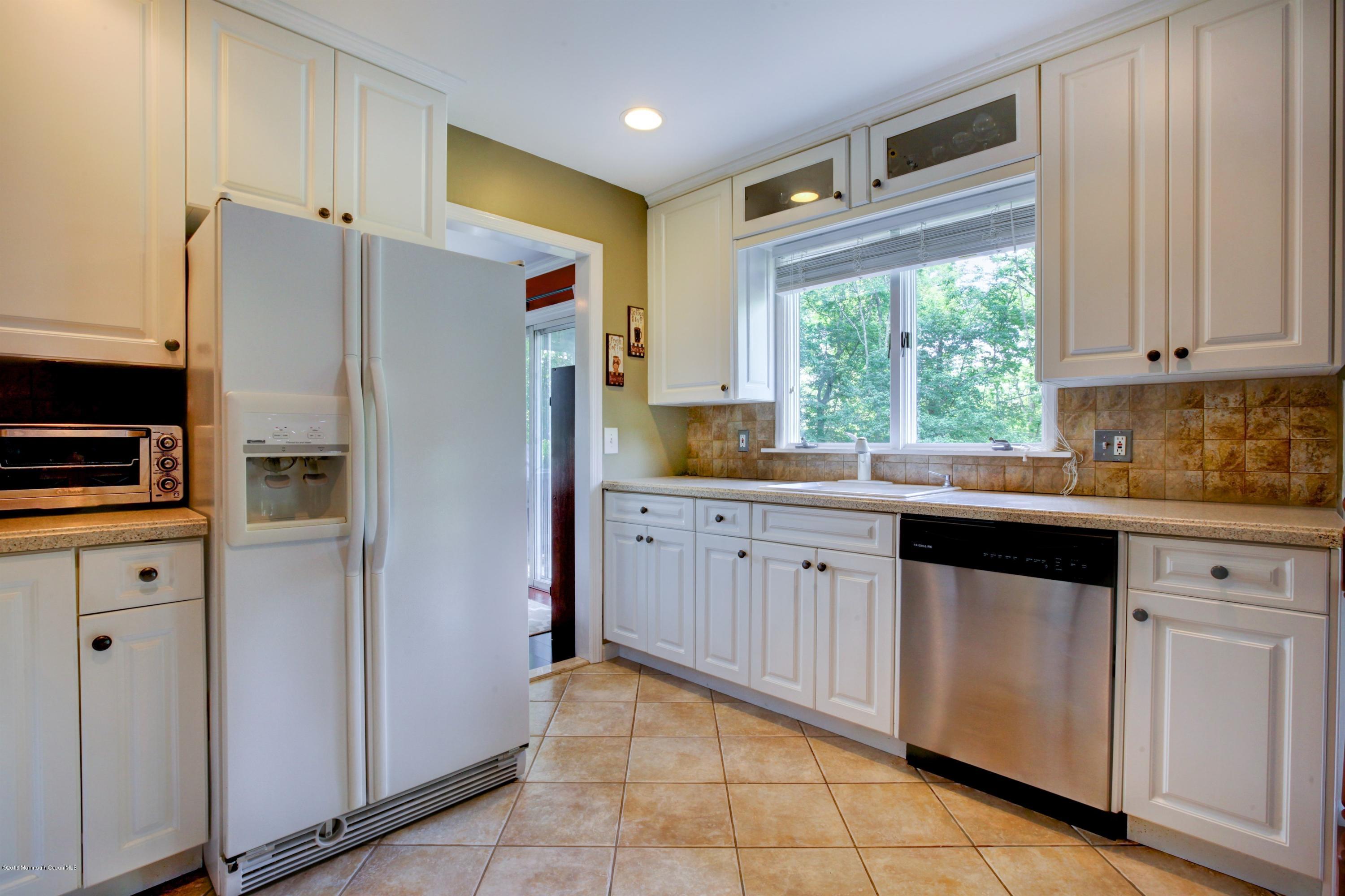 136 Manaqua Road Freehold, NJ 07728 - Photo 9 of 18 009_Kitchen