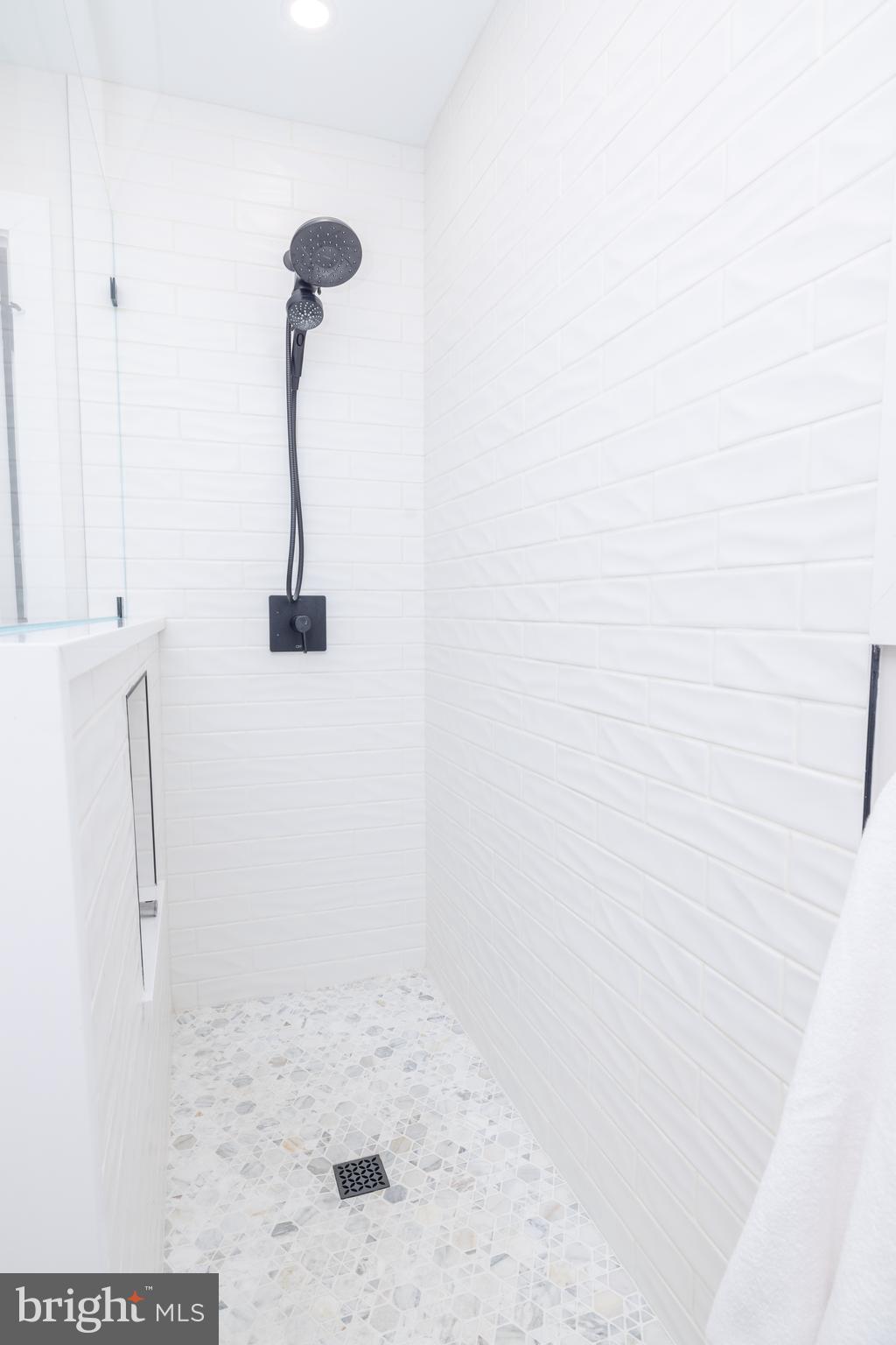 17 Bridleshire Road Newark, DE 19711 - Photo 27 of 62 a bathroom with a shower
