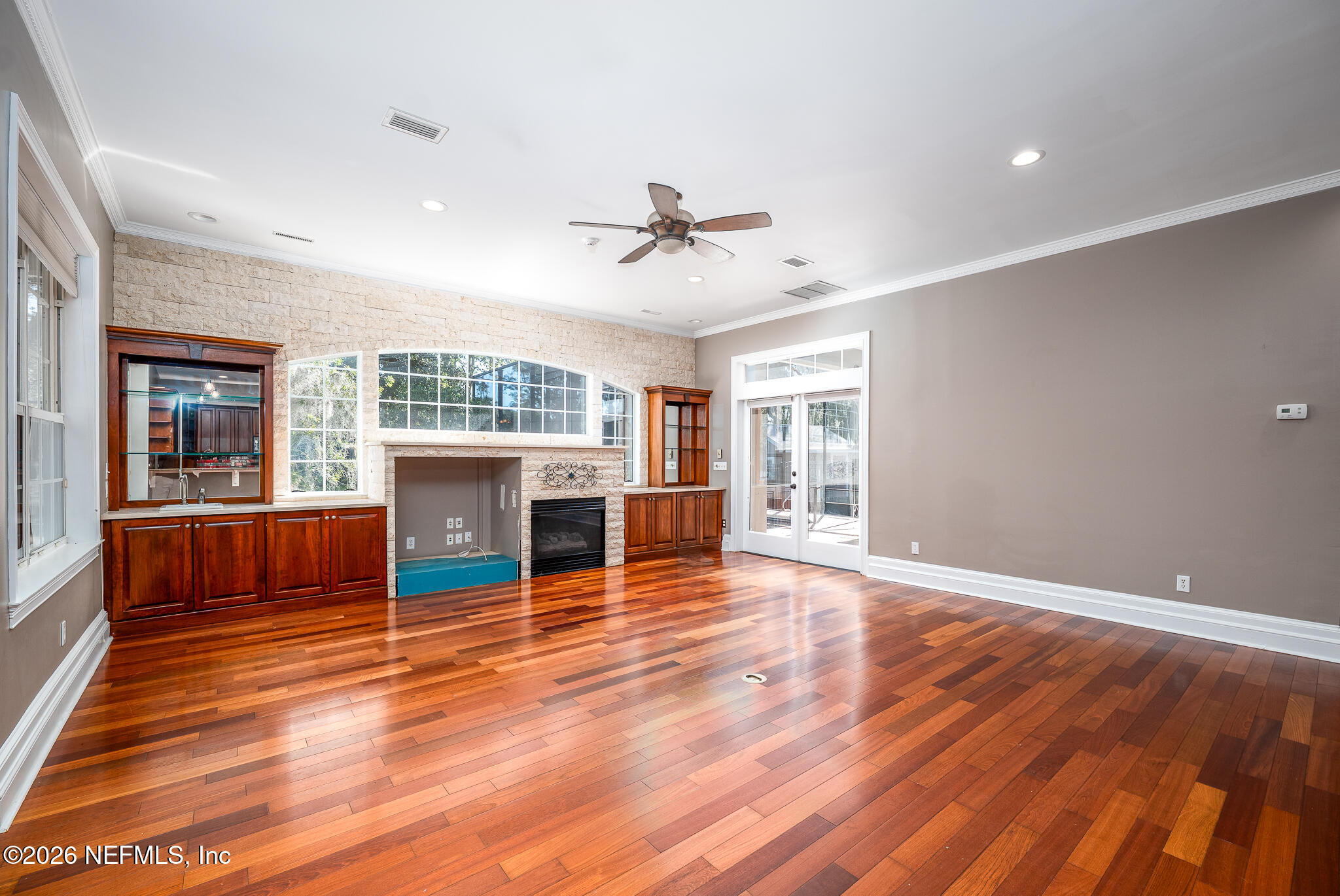 707 Standish Court St. Augustine, FL 32086 - Photo 26 of 69 25 Living Room