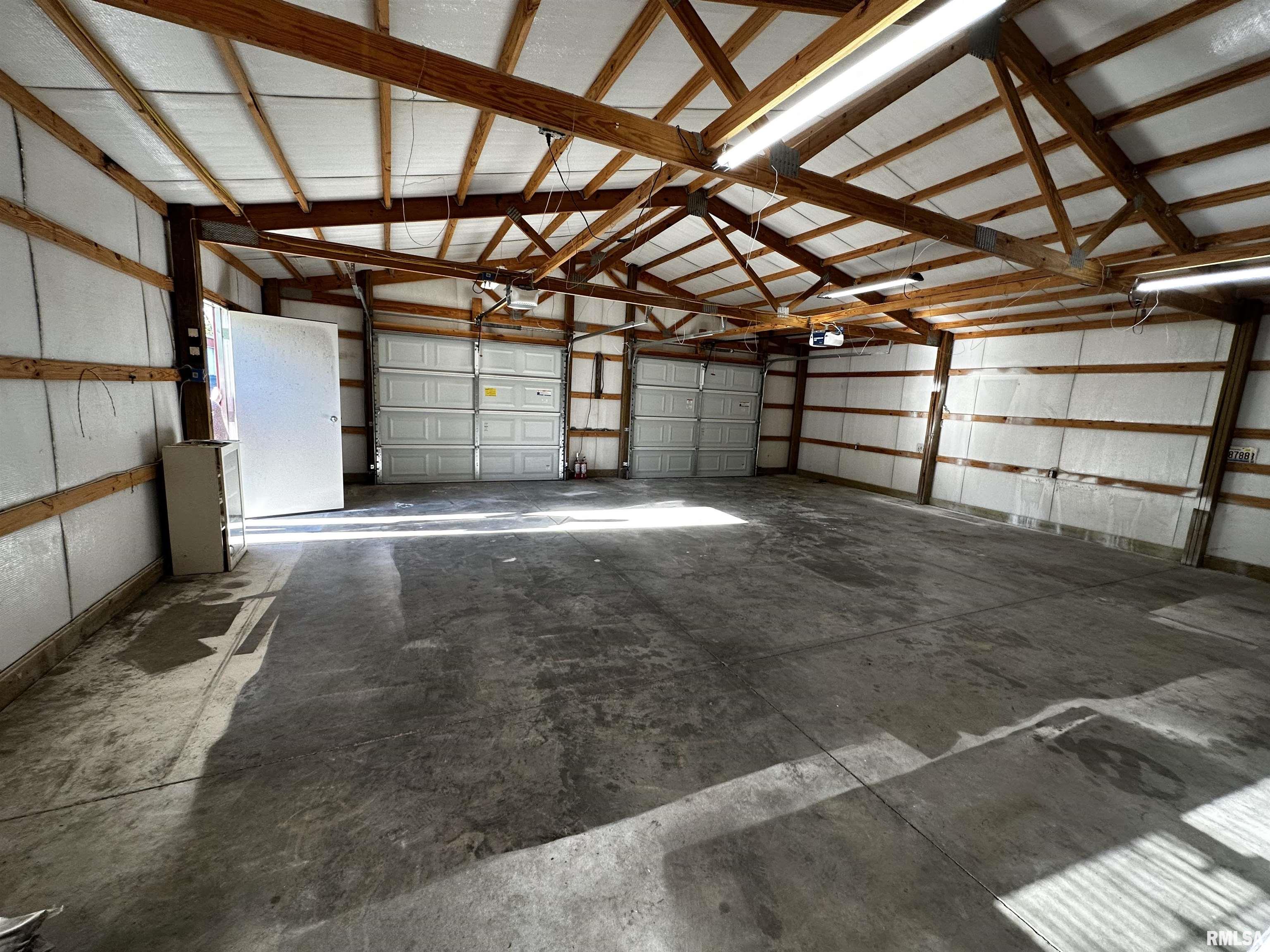 205 West Sycamore Street Carmi, IL 62821 - Photo 3 of 5