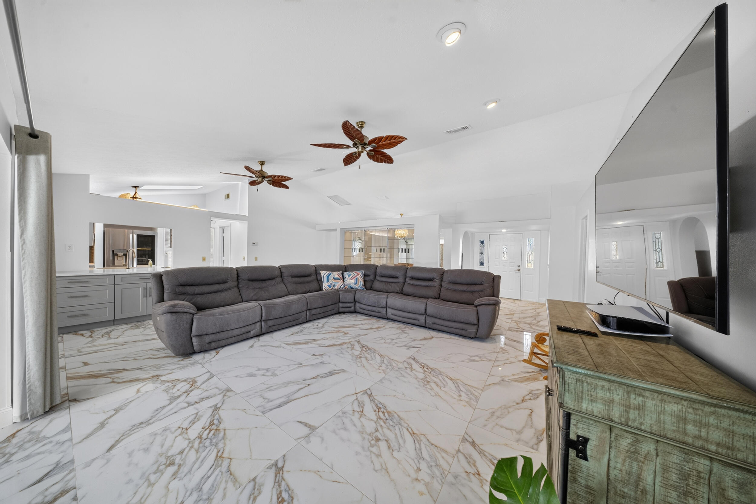2092 Southeast Pyramid Road Port St. Lucie, FL 34952 - Photo 10 of 56 11_dsc04628