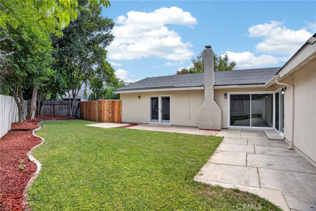 24441 Denise Place Newhall, CA 91321 - Photo 11 of 43