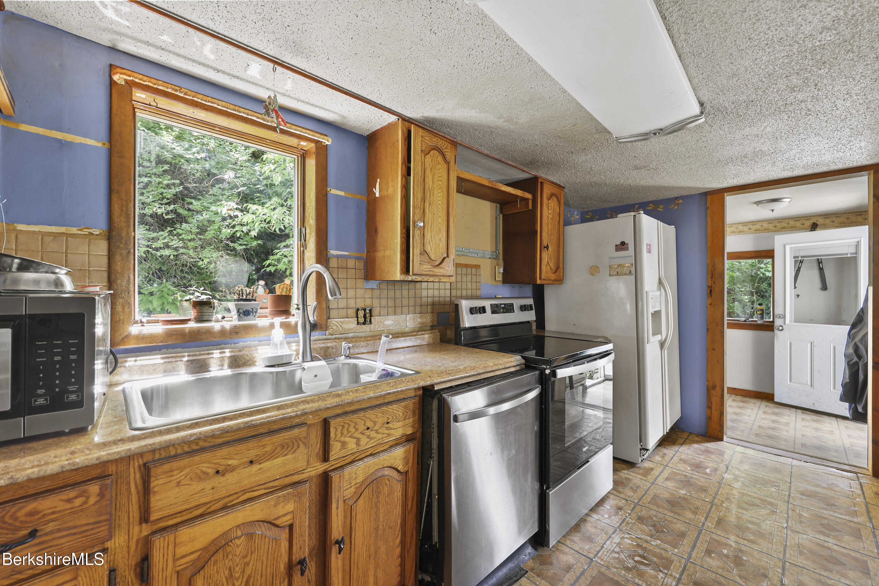 174 Wells Road Cheshire, MA 01225 - Photo 12 of 29 65 Kitchen