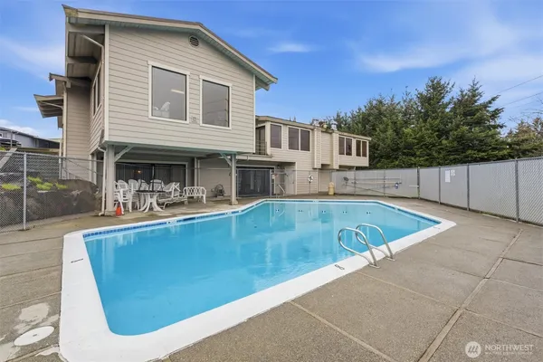 $77,950 | 1415 84th Street Southeast, Unit 46, Everett, WA 98208