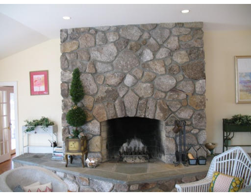 103 Riverview Road Gloucester, MA 01930 - Photo 8 of 14 Gallery Image 8