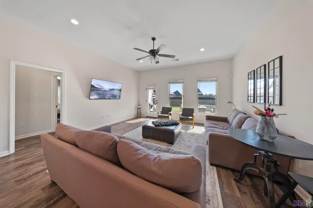 $3,200 | 1343 Rustic Pine Drive, Baton Rouge, LA 70820