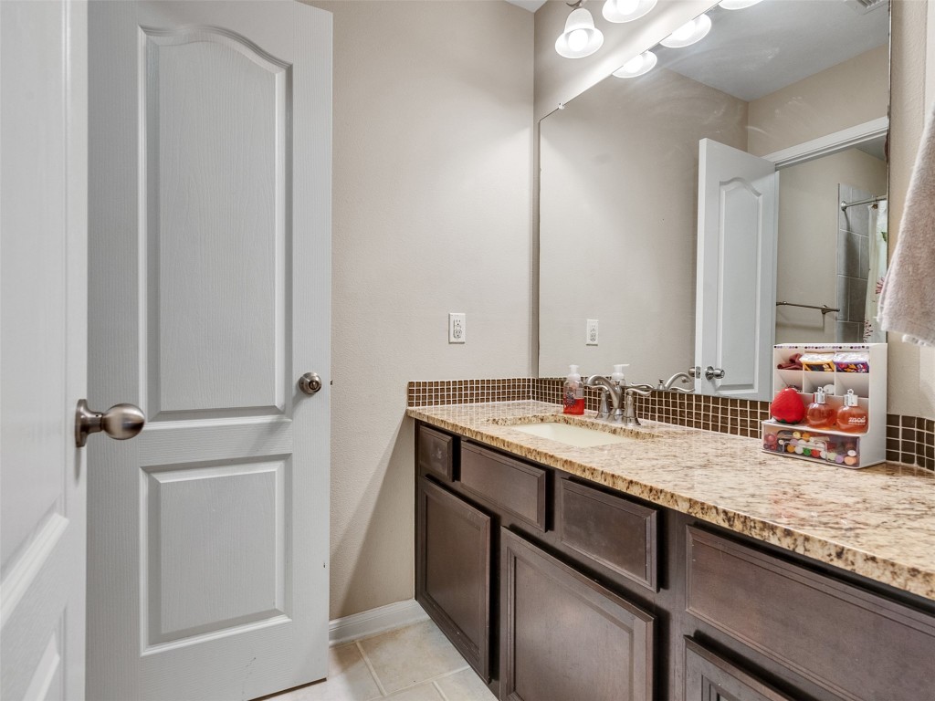 9602 Emerald Lakes Drive Rosharon, TX 77583 - Photo 23 of 33