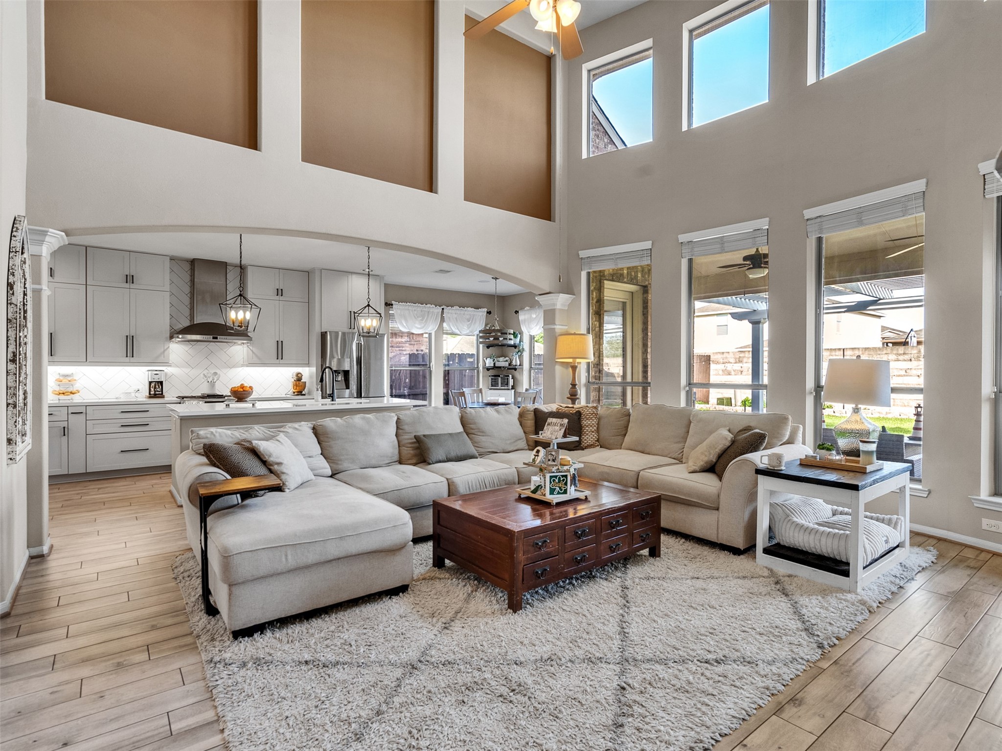 9602 Emerald Lakes Drive Rosharon, TX 77583 - Photo 7 of 33