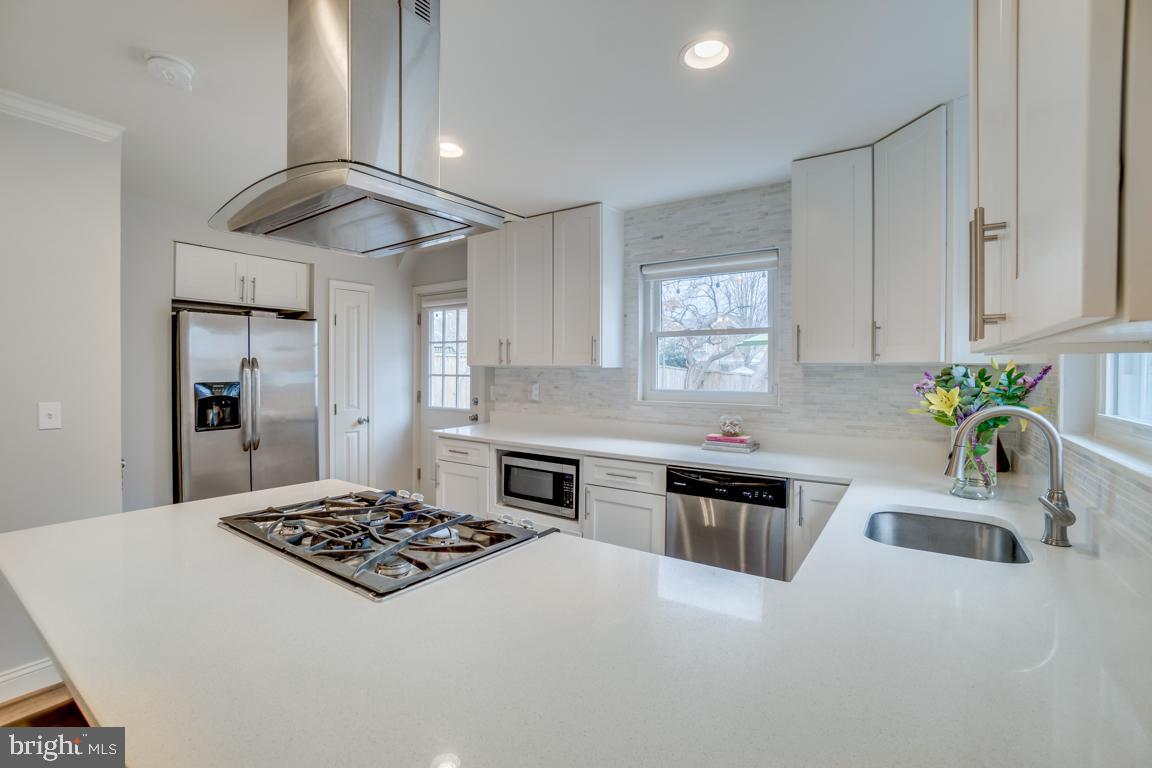 1215 West Braddock Road Alexandria, VA 22302 - Photo 21 of 36