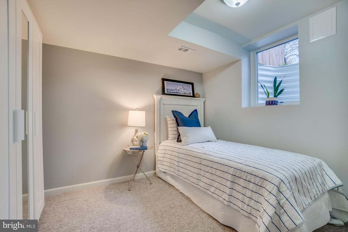 1215 West Braddock Road Alexandria, VA 22302 - Photo 27 of 36
