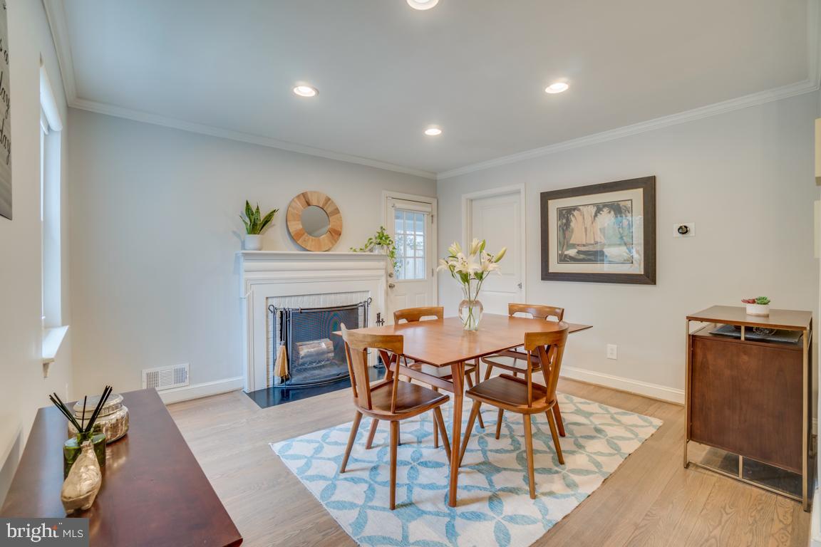 1215 West Braddock Road Alexandria, VA 22302 - Photo 6 of 36