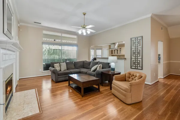 $2,500 | 9631 Bavaria Drive, Houston, TX 77070