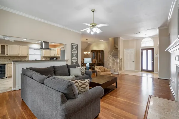 $2,500 | 9631 Bavaria Drive, Houston, TX 77070