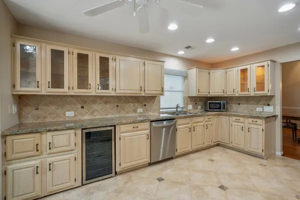 $2,500 | 9631 Bavaria Drive, Houston, TX 77070