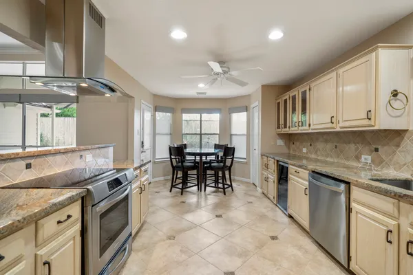 $2,500 | 9631 Bavaria Drive, Houston, TX 77070