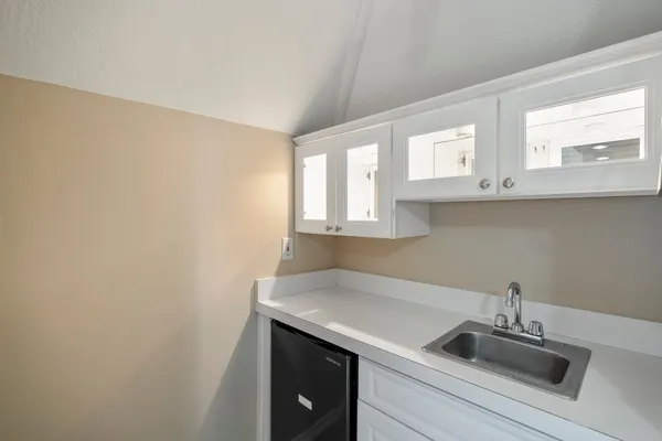 $2,500 | 9631 Bavaria Drive, Houston, TX 77070